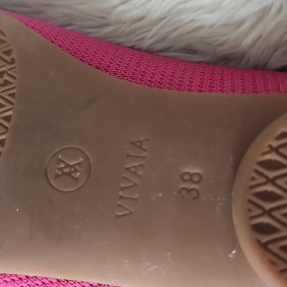 Vivaia Pointed-Toe Ballet Flats (Aria 5°) - Picture 10 of 11